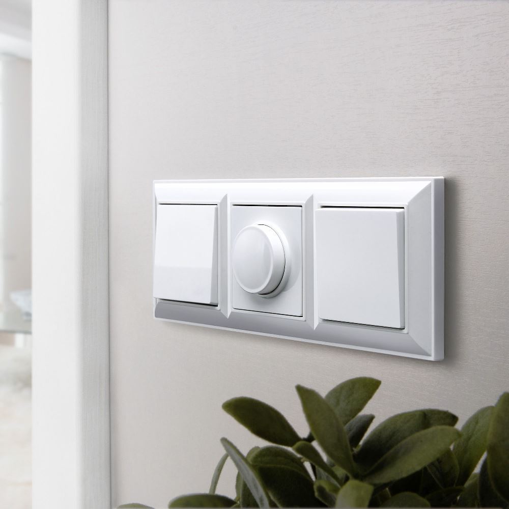 Выключатель одноклавишный встраиваемый проходной Werkel Белый W1112001 — изображение 3