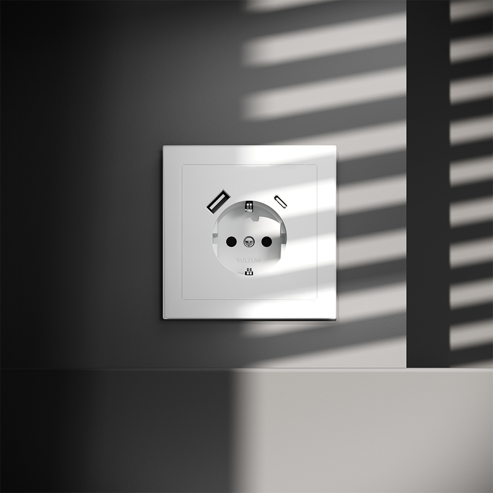 Розетка встраиваемая Voltum S70 с заземлением, шторками и USB A+C Белый матовый VLS040502 — изображение 4